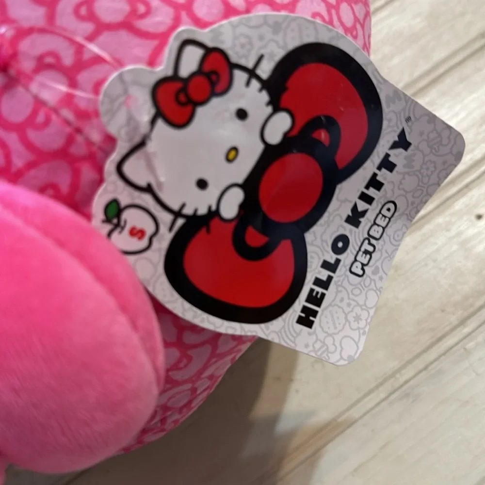 Hello kitty : pink pet bed